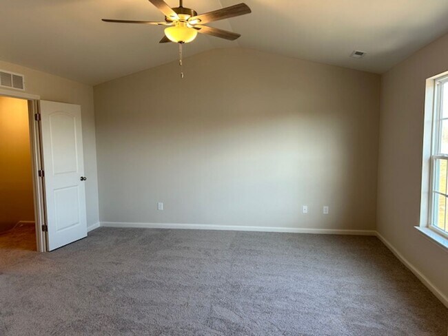 Building Photo - Masterson Hills     20260504