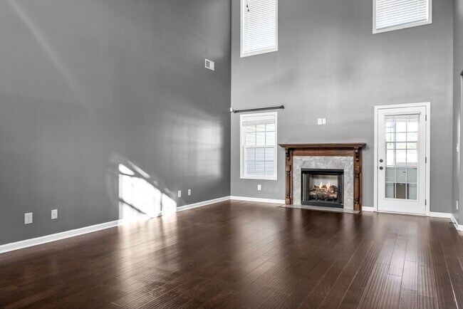 Building Photo - Pet Friendly Four Bedroom with Bonus!
