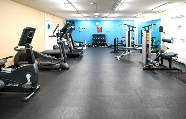 Building Photo - ****MOVE-IN SPECIAL: $500 OFF SECOND MONTH...