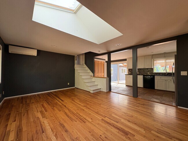 Building Photo - 3230 Onyx St