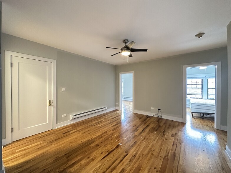Building Photo - 811 Elm St
