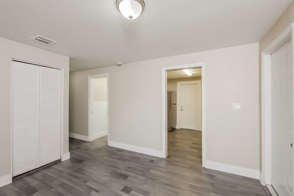 Building Photo - 1115 N Andrews Ave