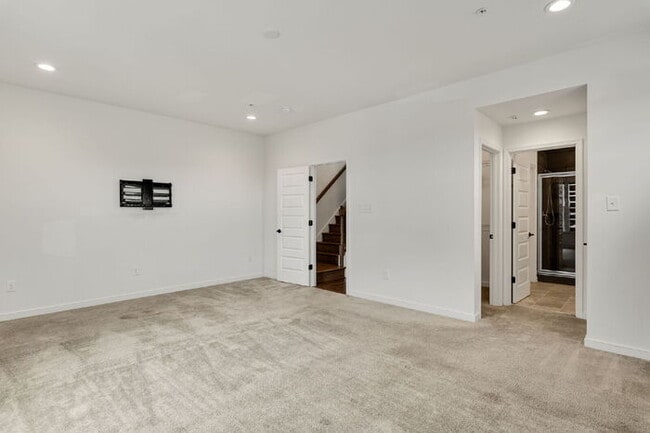 Building Photo - Modern End-Unit Townhome in Rocketts Landing with an Incredible Rooftop Terrace