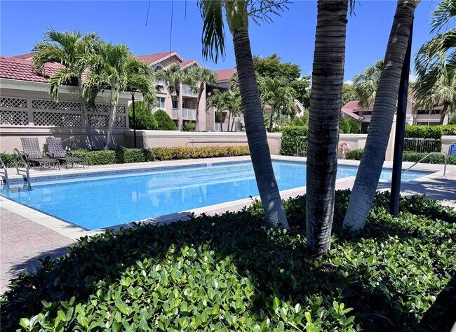 Building Photo - 10420 SW 158th Ct