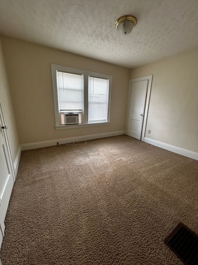 Building Photo - Spacious 3-Bedroom 2-Bath Home with Central Air and Full Basement on the Hilltop!