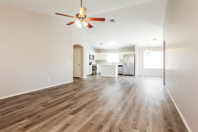 Building Photo - 2322 S 65th Dr