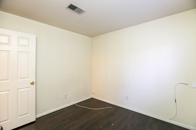 Building Photo - 161 Kachina Dr