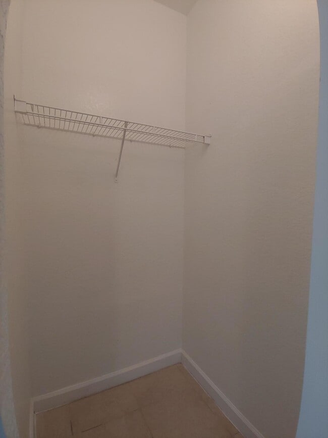 Building Photo - 2108 Shoma Dr