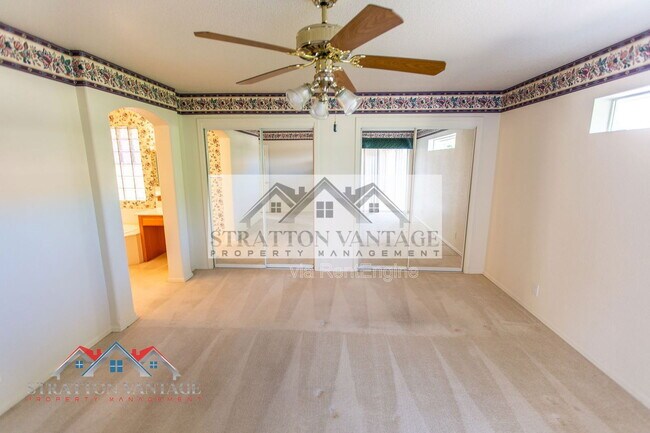 Building Photo - 10864 E Lindner Ave