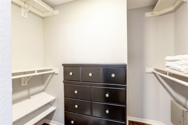 Building Photo - 4802 Walden Cir