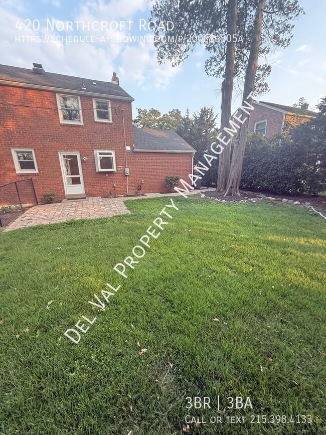 Building Photo - 420 Northcroft Rd