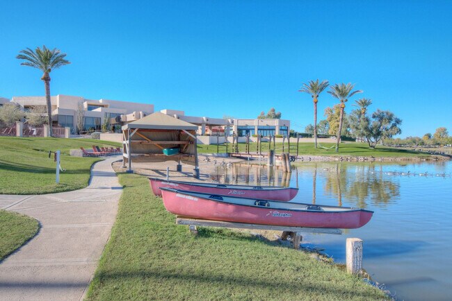 Building Photo - 7401 N Scottsdale Rd