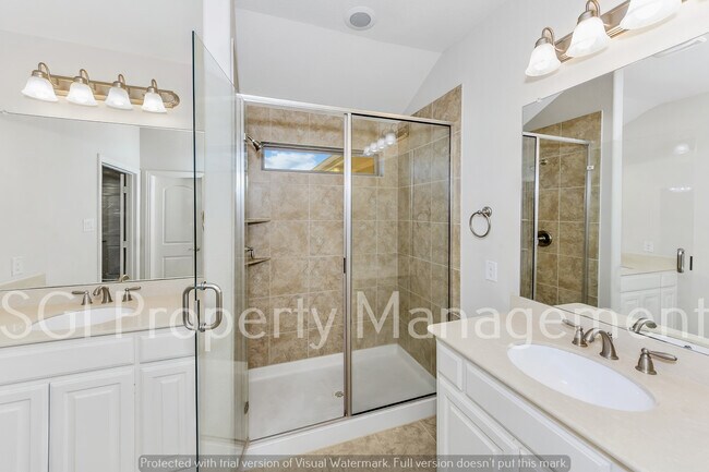 Building Photo - 679 Emily Ln