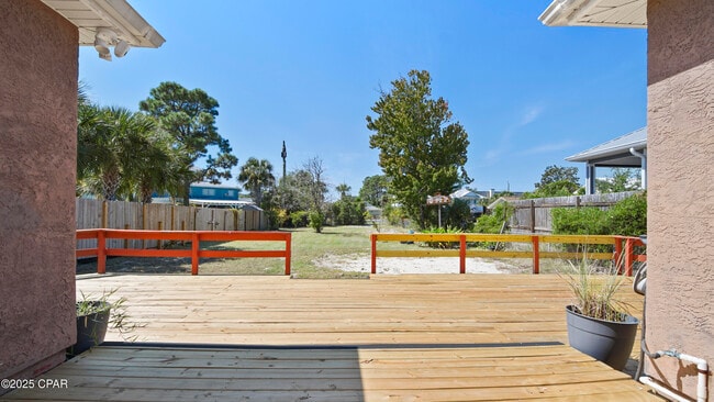 Building Photo - 5625 S Lagoon Dr