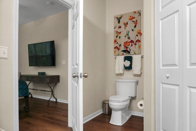 Master Bathroom/toilet - 60 Fenwick Hall Aly