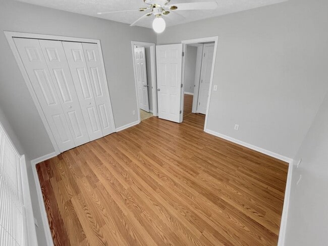 Building Photo - 1926 Leacroft Ct