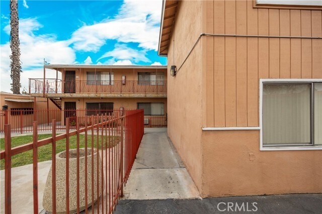 Building Photo - 115 N Walnuthaven Dr