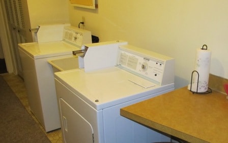 Building Photo - 4498 S Van Vleet Rd