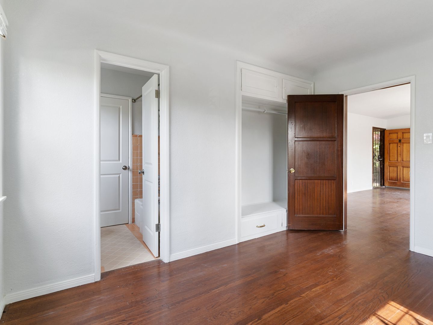 Building Photo - 801 St Louis Ave