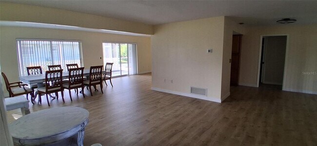 Building Photo - 441 Rubens Dr