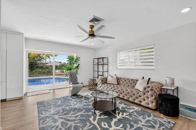 Building Photo - 891 Hickory Terrace