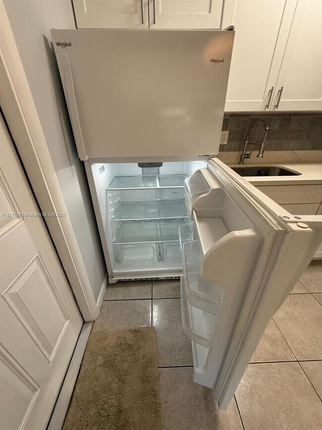 Building Photo - 620 SW 7th Ave