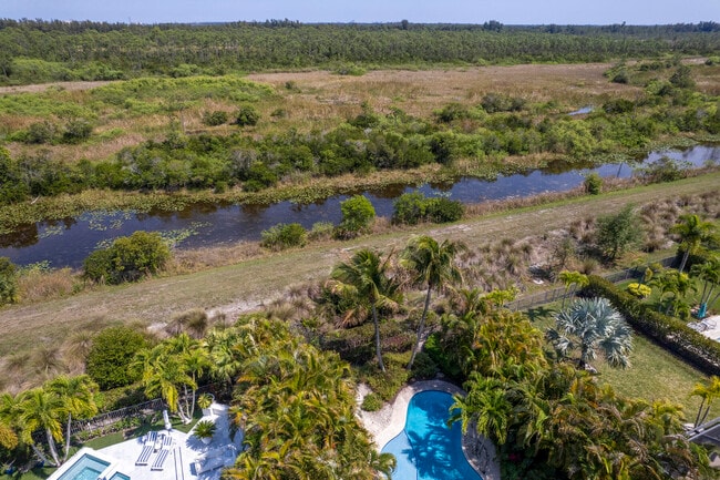 Building Photo - 6700 Fox Hollow Dr