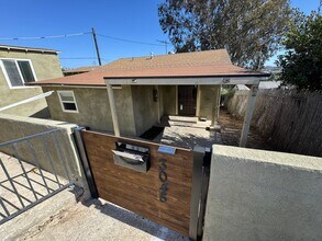 Building Photo - Baker Place