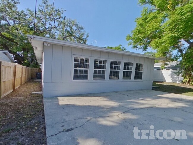 Building Photo - 2761 59th Ave N