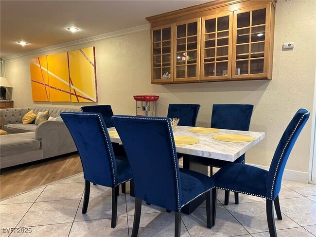 Building Photo - 2419 E Vegas Valley Dr