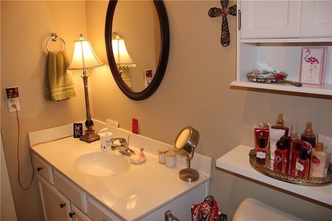 Building Photo - 3998 Rochester Cir