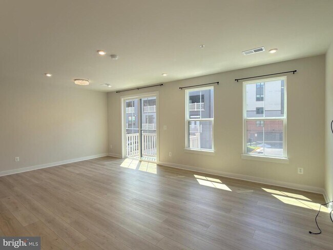 Building Photo - 14441 Albemarle Point Pl