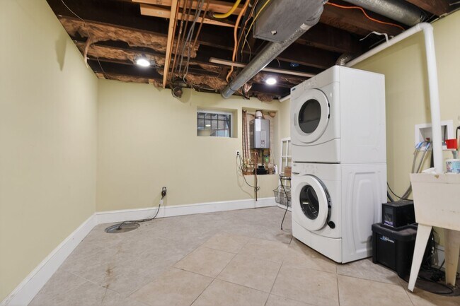 Building Photo - 1319 Massachusetts Ave SE