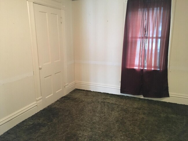 Building Photo - 928 2nd Ave