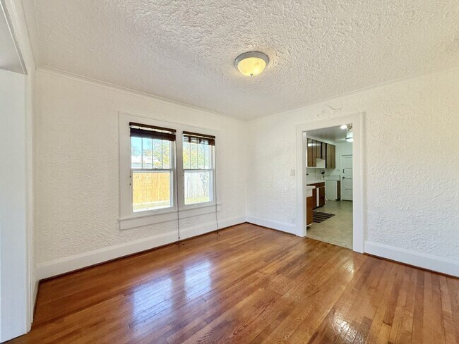 Building Photo - 1013 23rd St W