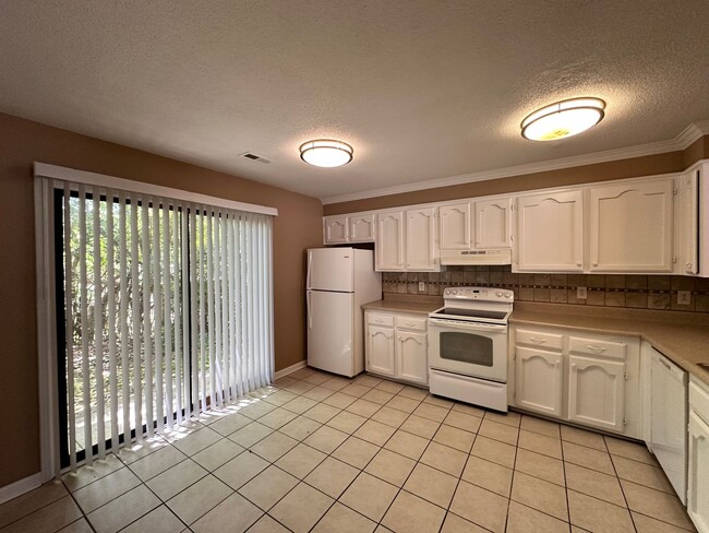 Building Photo - Exclusively Offered by Muse Realty Rentals...