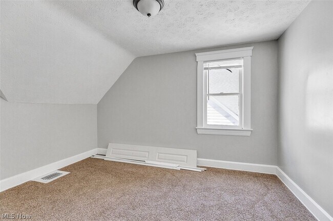 Building Photo - 9807 Parkgate Ave