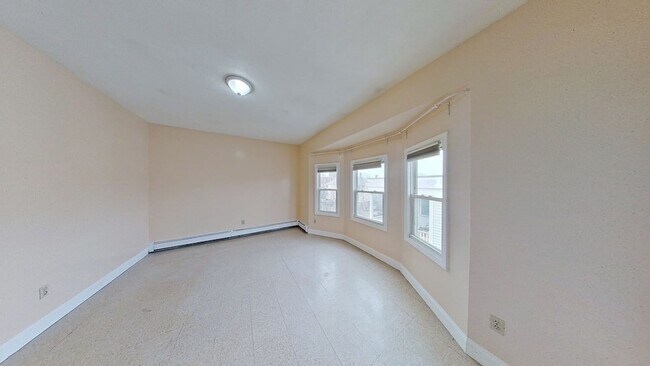 Building Photo - 33 Elmore St