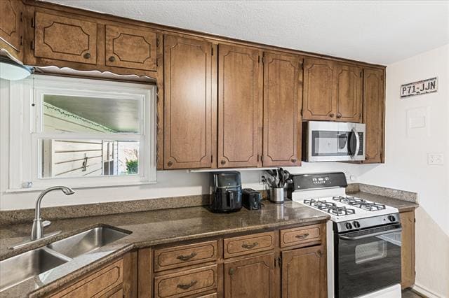 Building Photo - 3504 Corto Ave