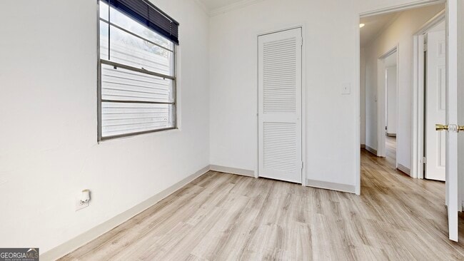 Building Photo - 526 Ware St