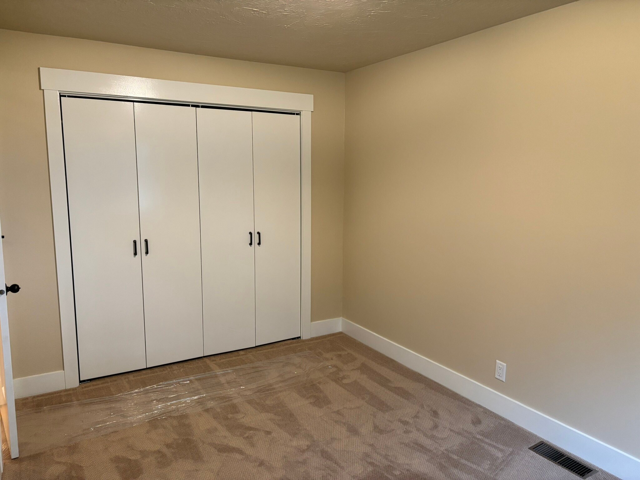 Building Photo - 2220 S 4000 W