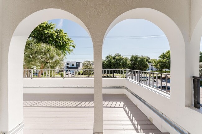 Building Photo - 665 Jeffery St