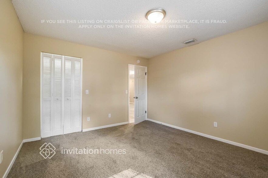 Building Photo - 712 Vassar Rd