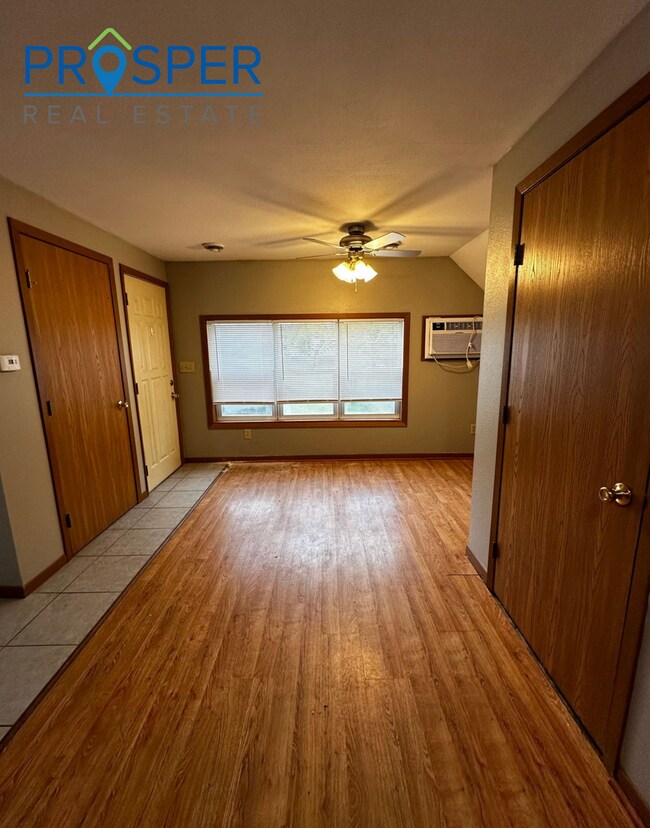 Building Photo - NI709X