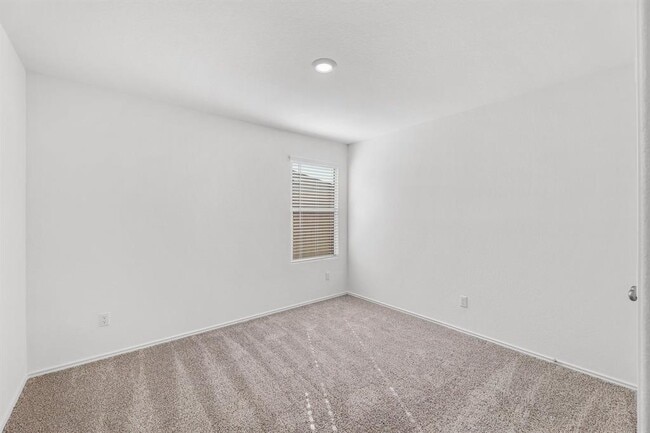 Building Photo - 303 Chickasaw Ln
