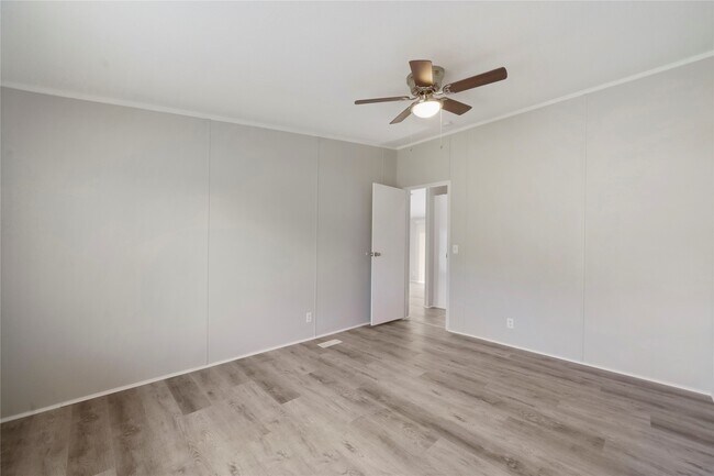 Building Photo - 16333 Lone Corral Ct