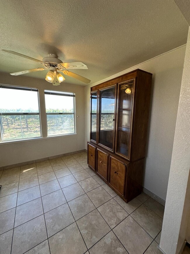 Building Photo - 3083 E Rose Ave