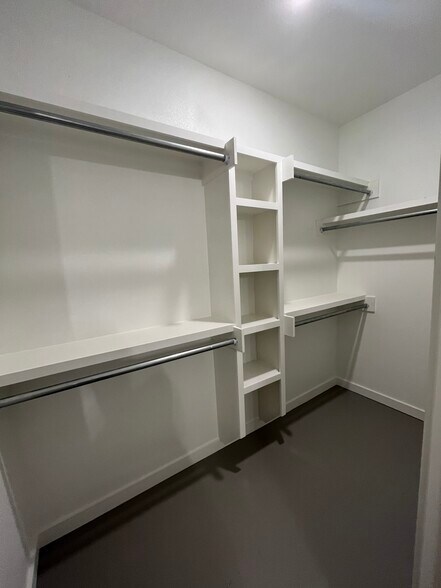 Building Photo - 11000 County Road 152 W