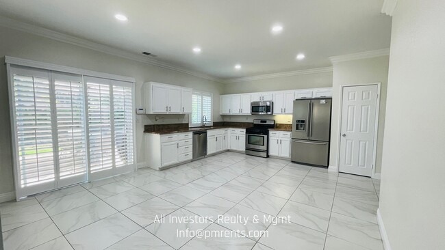 Building Photo - 388 Monte Vista Way