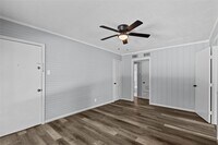 Building Photo - 2324 Cedar Dr